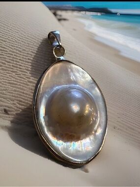 Cultured Pearl Mother-of-Pearl Oval Pendant - Iridescent White Mabe Bluster
